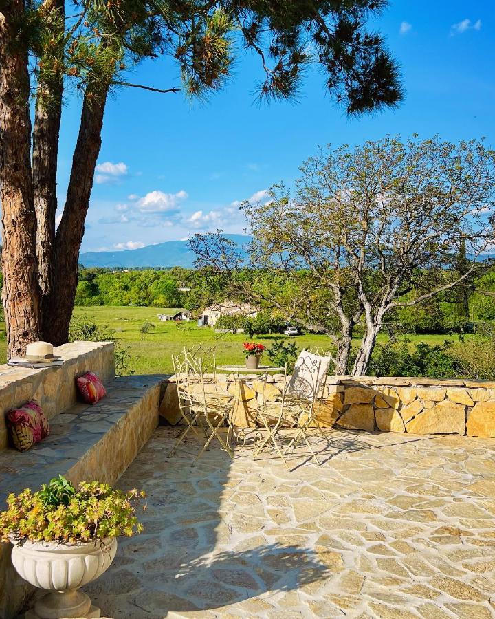 Domaine De La Brave Bed & Breakfast Pernes-les-Fontaines Exterior photo